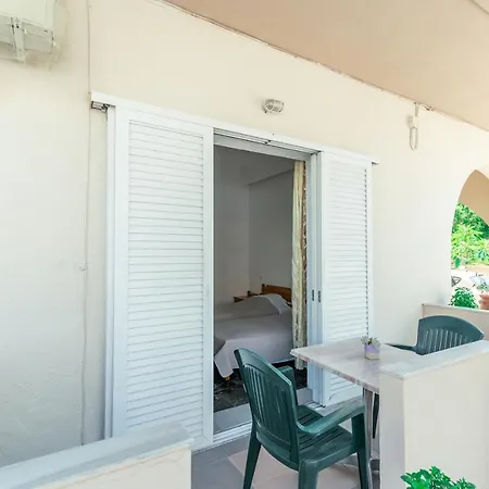 Kuburno House - Spacious - Close To The 科斯镇